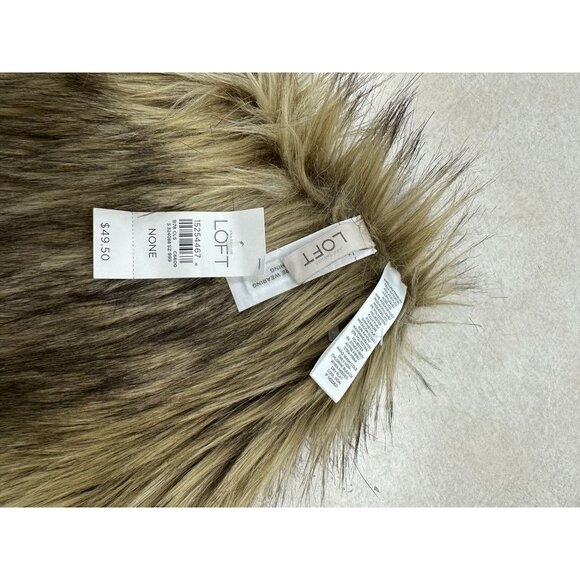 NWT Loft Faux Fur & Brocade Scarf With Button Closures - Picture 4 of 4